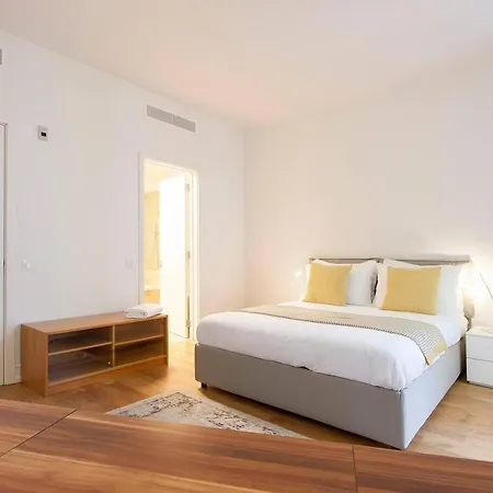 Center Prestigious Avenue Liberdade & Garage * Lissabon